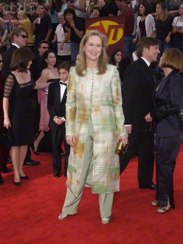 sagaward2000ca012c.jpg