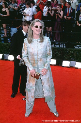 sagaward2000ca020.jpg