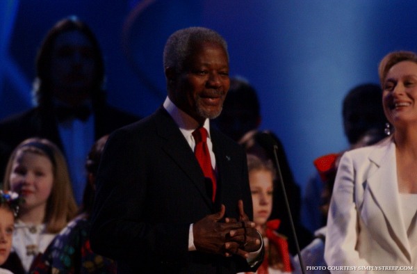 nobelpeaceprize2001show016.jpg