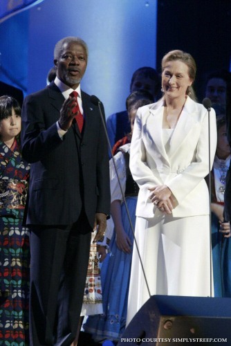 nobelpeaceprize2001show018.jpg