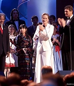 nobelpeaceprize2001show017.jpg