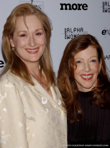 morealphawomanaward2003ca008.jpg