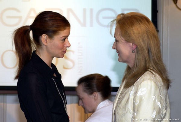 morealphawomanaward2003ca025.jpg