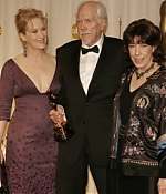 Filename=oscar2006press029-006.jpg
Filesize=81KiB
Dimensions=274x400
Date added=Feb 10, 2013 oscar2006press029-006.jpg