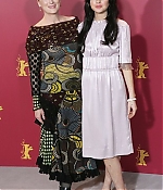 Filename=berlinale2006photocall017.jpg
Filesize=44KiB
Dimensions=309x500
Date added=Jun 11, 2009 berlinale2006photocall017.jpg