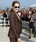 Filename=deauville2006photocall002-012.jpg
Filesize=116KiB
Dimensions=347x476
Date added=Feb 10, 2013 deauville2006photocall002-012.jpg