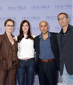 Filename=deauville2006photocall035-003.jpg
Filesize=164KiB
Dimensions=624x413
Date added=Feb 10, 2013 deauville2006photocall035-003.jpg