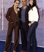 Filename=deauville2006photocall037.jpg
Filesize=42KiB
Dimensions=327x500
Date added=Jun 11, 2009 deauville2006photocall037.jpg