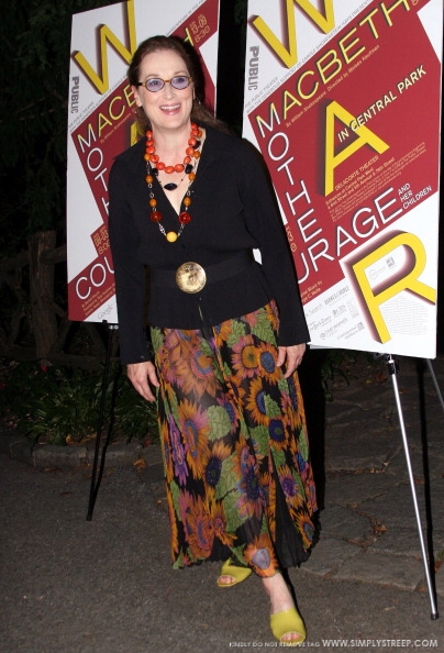mothercourageopening010-024.jpg