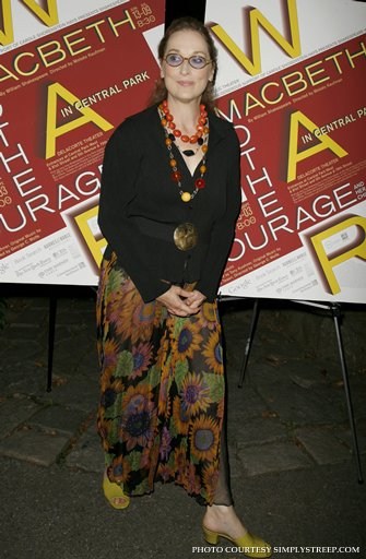 mothercourageopening020.jpg
