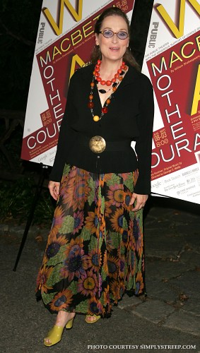 mothercourageopening021.jpg