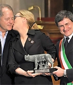 Filename=romefilmfest2009award035-040.jpg
Filesize=105KiB
Dimensions=500x332
Date added=Dec 18, 2013 romefilmfest2009award035-040.jpg
