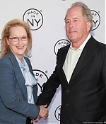 Filename=madeinnyawards01008.jpg
Filesize=152KiB
Dimensions=600x480
Date added=Jun 05, 2012 madeinnyawards01008.jpg
