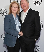 Filename=madeinnyawards01019.jpg
Filesize=88KiB
Dimensions=320x480
Date added=Jun 05, 2012 madeinnyawards01019.jpg
