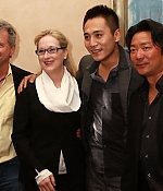 Filename=darkmatterscreening008.jpg
Filesize=73KiB
Dimensions=600x400
Date added=Jun 11, 2009 darkmatterscreening008.jpg